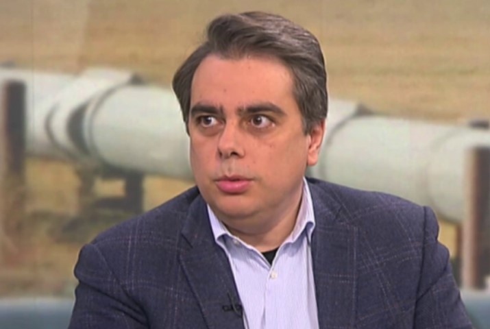 Василев: България ще поиска временно изключение от петролно ембарго срещу Русия